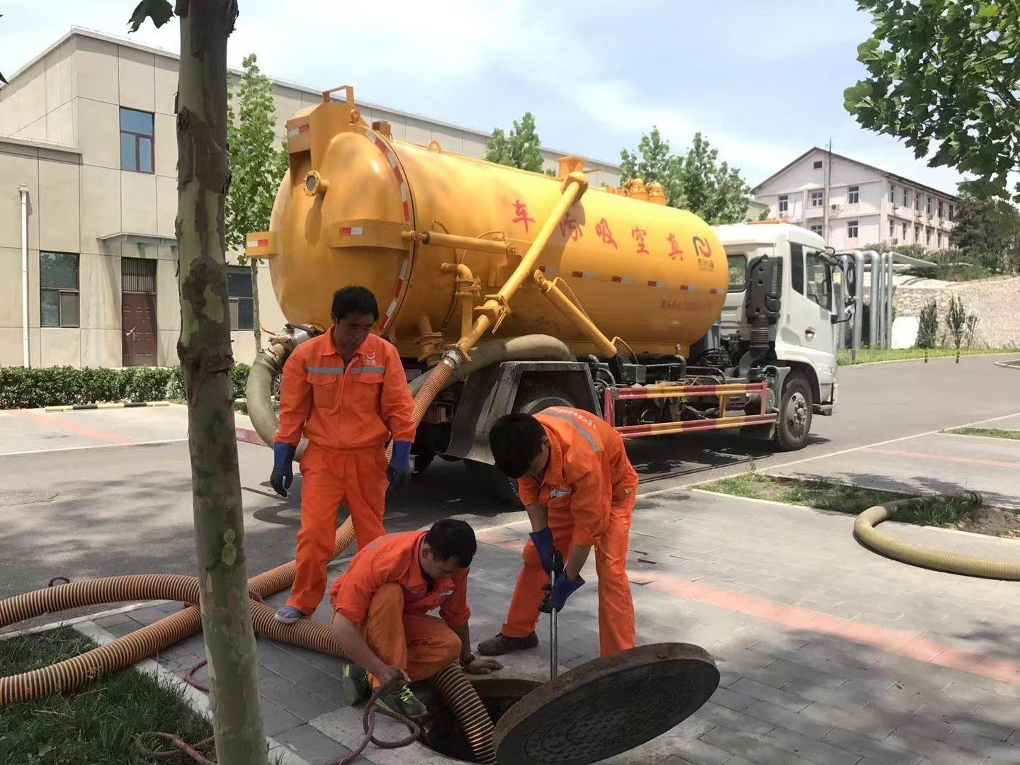 苏家屯化粪池清理与5-8吨吸粪车施工效率分析